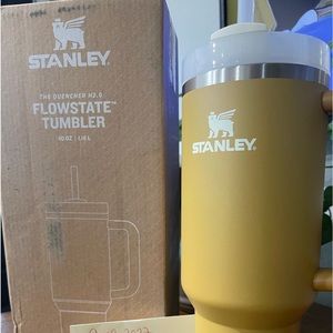 Stanley Quencher 40oz Yarrow